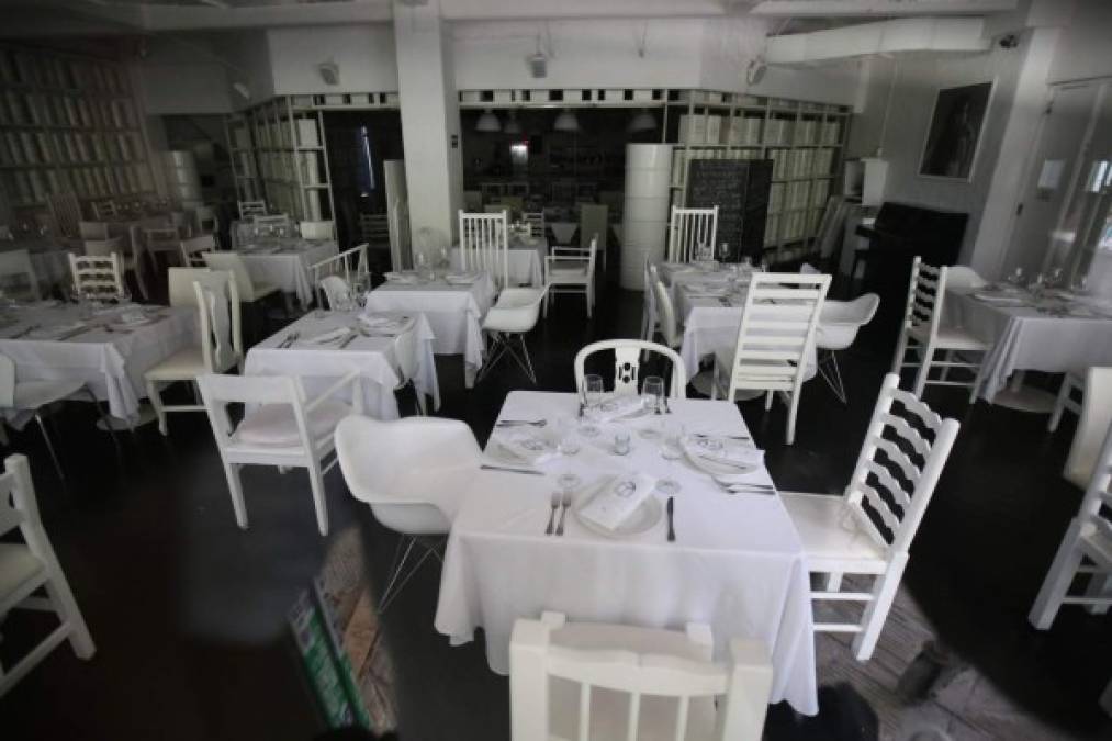 La Leche es un restaurante de la zona hotelera de Puerto Vallarta, Jalisco, que se describe como almacén gourmet.
