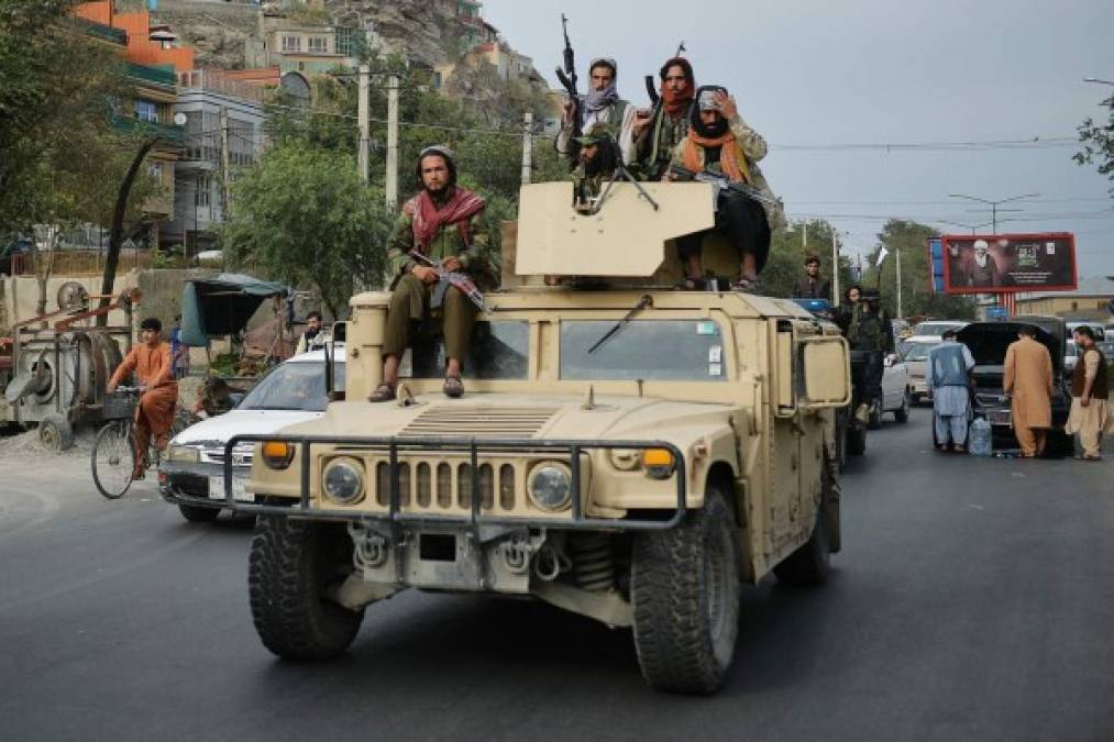 Botín de guerra: Talibanes toman equipo de guerra 'abandonado' por EEUU y valorado en millones de dólares