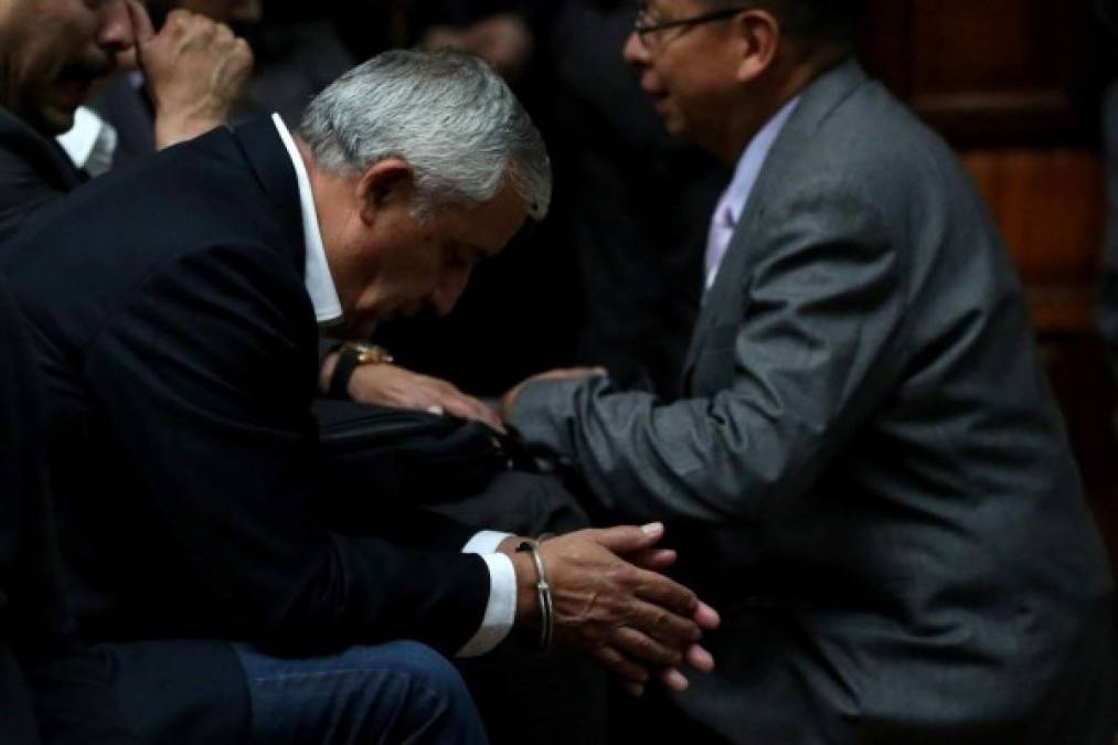 Pérez Molina fue detenido en septiembre de 2015 tras perder su inmunidad y renunciar al cargo de presidente. Enfrenta un juicio por defraudación aduanera y asociación ilícita.