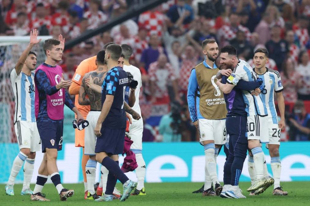 Contario a lo que pasó con Países Bajos en donde el juego terminó con mucha bronca, ante Croacia fue todo lo contrario y los argentinos saludaron a los croatas.