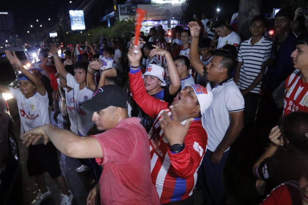 ¡Es una fiesta! Euforia en San Pedro Sula por el título de Olimpia