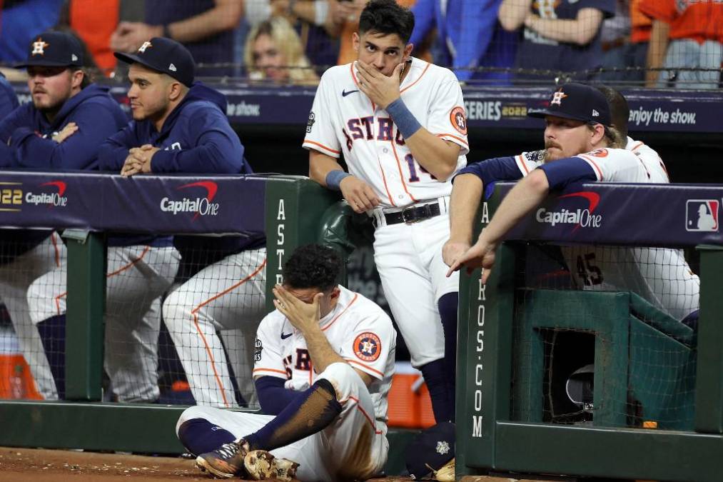 El beisbolista hondureño Mauricio Dubón no tuvo participación, pero sufrió y se le vio ansioso en el primer juego de la Serie Mundial de Béisbol que su equipo los Astros de Houston perdieron 6x5 la noche del viernes contra los Phillies de Filadelfia.
