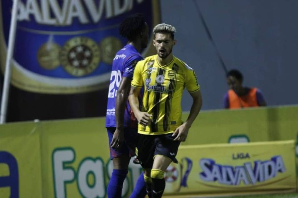 En el estadio Moraz[an, Real España goleó 5-0 a la UPN en el estadio Morazán y pitó con fuerza ante su bestia negra y eso no es poca cosa.