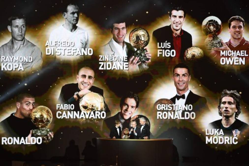 Luka Modric tras ganar el Balón de Oro, y en el fondo todos los madridistas que lo han conquistado.