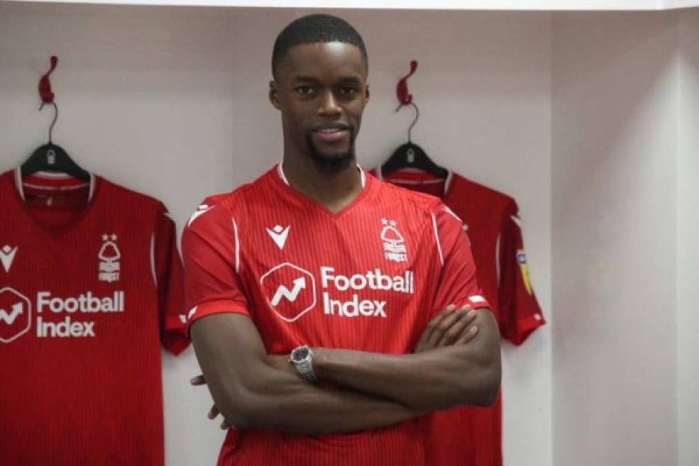 El Nottingham Forest obtiene la cesión del atacante francés Adama Diakhaby hasta final de temporada.