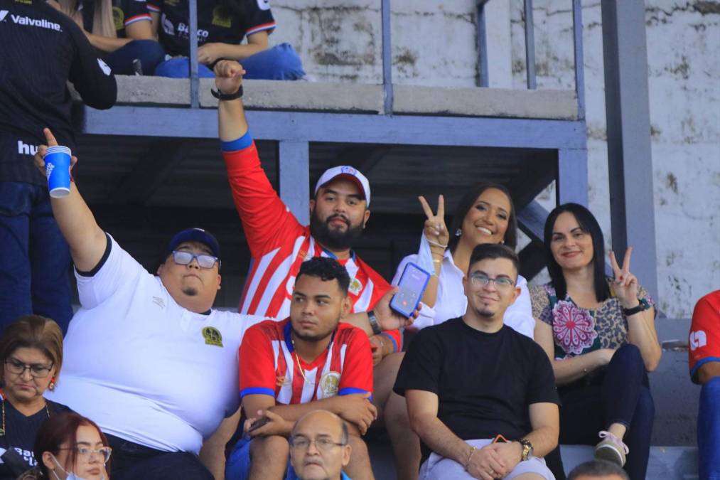 Con rostros emocionados y a la espera de un nuevo campeón de Honduras.