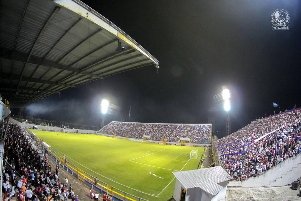 Llenazo en el Morazán, la celebración de Olimpia tras pasar a semifinales de Liga Concacaf y el detalle de Troglio con el Diriangén