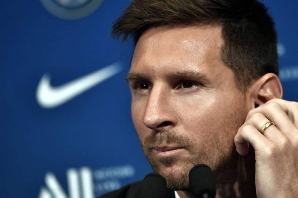La presentación de Messi con el PSG en fotos: Su cara de felicidad, bonito 'regalo' a sus hijos, Antonela Roccuzzo enamora, invitado especial y locura en París