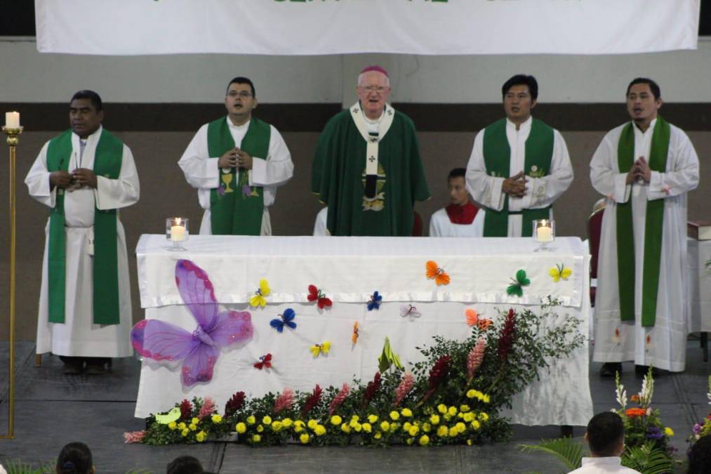 El padre Fredy Valdivieso responsable de la Comisión de <b>Liturgia </b>encargados de organizar el encuentro explicó que son más de mil monaguillos reunidos de las diversas parroquias y comunidades que participaron en este encuentro.