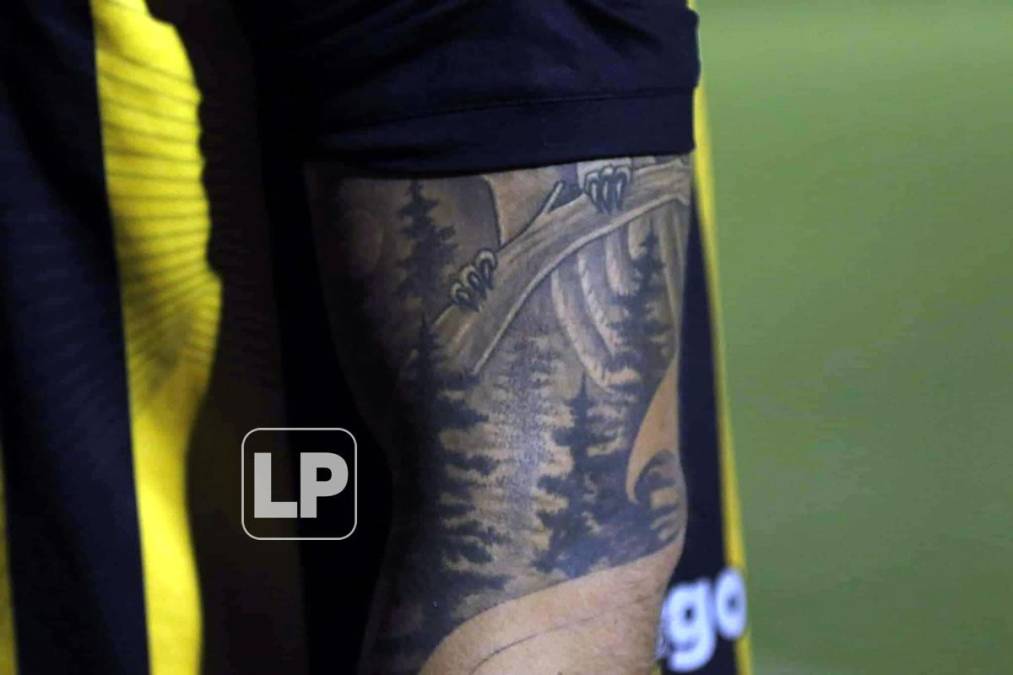 Pedro Báez dejó ver este tatuaje que tiene en su brazo izquierdo. ¿Qué es?