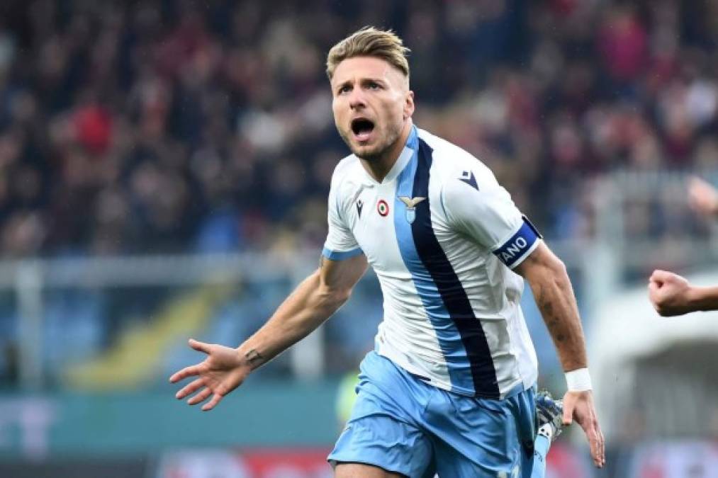 Ciro Immobile quiere renovar 'de por vida' con la Lazio. El actual Bota de Oro de esta temporada ha condecido una entrevista para Corriere dello Sport en la que ha asegurado que desea extender su vínculo con el equipo blanquiceleste. 'Estoy esperando que me llamen. Me propongo atarme a la Lazio para siempre', aseguró el delantero italiano.