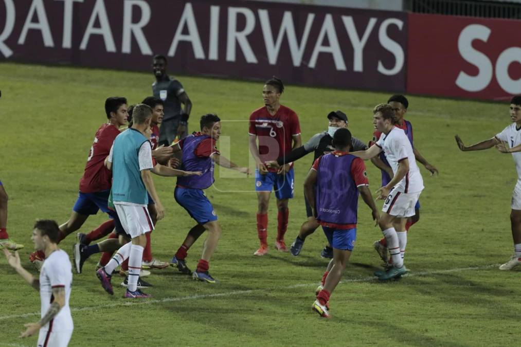 Jugadores de la Sub-20 de Estados Unidos y Costa Rica se fueron a los golpes tras el final del encuentro.