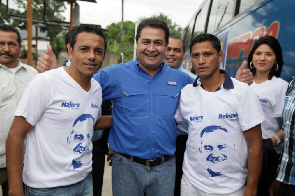 Óscar Bonilla junto a su excompañero Dani Turcios y el expresidente de la República, Juan Orlando Hernández.