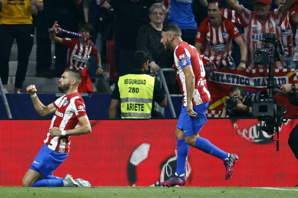 Yannick Ferreira Carrasco celebrando su gol de penal que dio el triunfo al Atlético.
