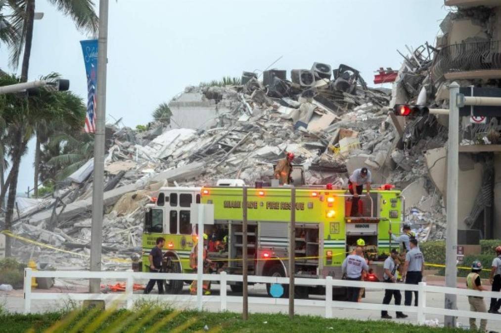 Al menos 51 personas se encuentran desaparecidas bajo los escombros, entre ellos decenas de hispanos.