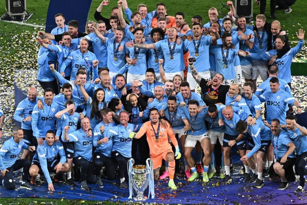 Jugadores del Manchester City celebraron a lo grande su primera Copa de Europa.