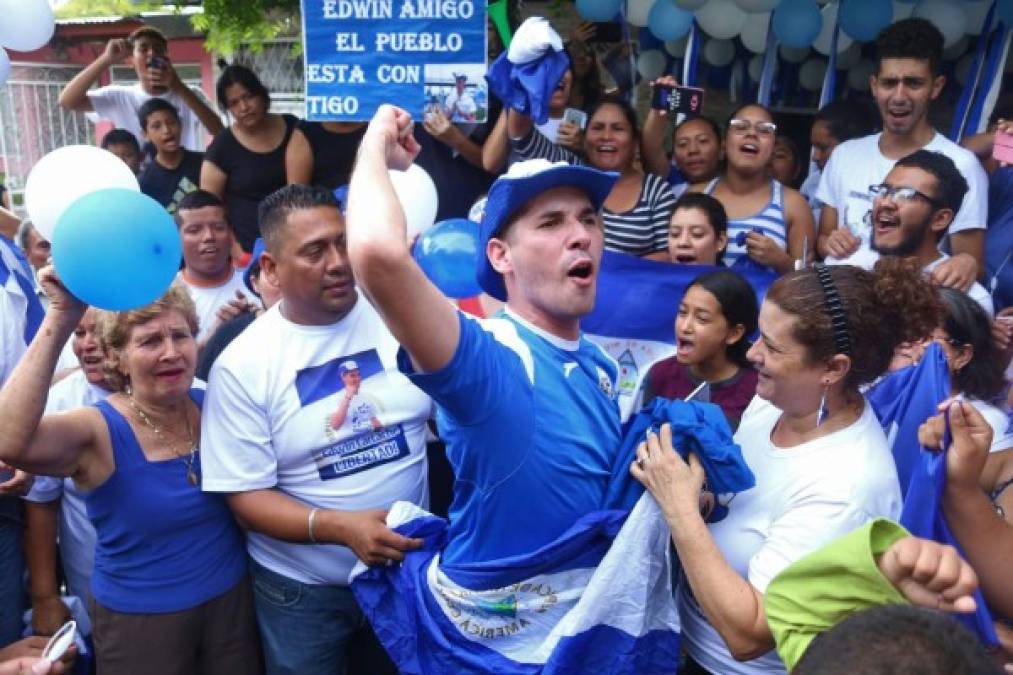 Al ritmo de marimba y con ambiente de carnaval, los líderes opositores prometieron mantenerse en las calles, pese a la prohibición del Gobierno de Ortega, a la vez que expresaron su rechazo a la ley de Amnistía porque, afirmaron, nunca cometieron ningún delito.