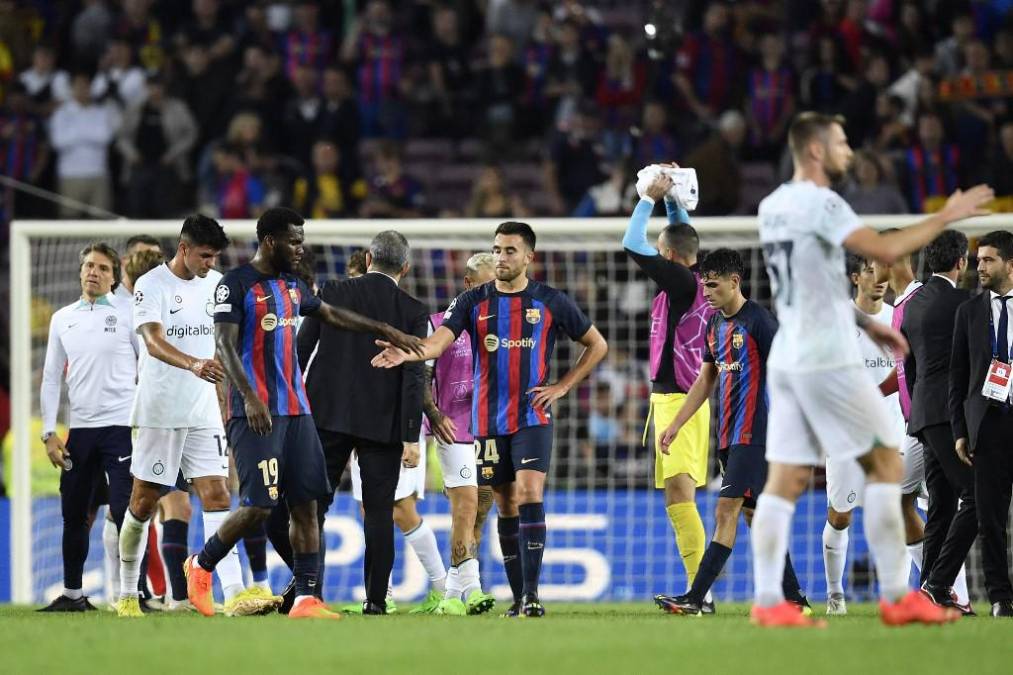 Más de lo mismo: Frustración del Barcelona en Champions; afición explotó contra Piqué y captan a esposa de Lewandowski