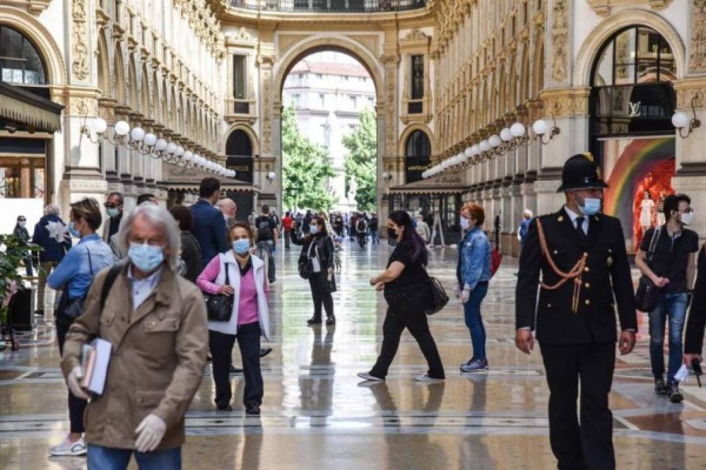 El Gobierno italiano llegó durante el fin de semana a un acuerdo con las regiones para reabrir casi completamente las actividades comerciales del país y serán ahora los presidentes regionales, con temor al rebrote de la pandemia y la presión por la inminencia de un desastre económico, los que decidirán y tendrán la responsabilidad de las aperturas.