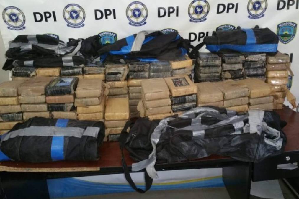 Fotos: En cinco maletas negras venían los 160 kilos de cocaína