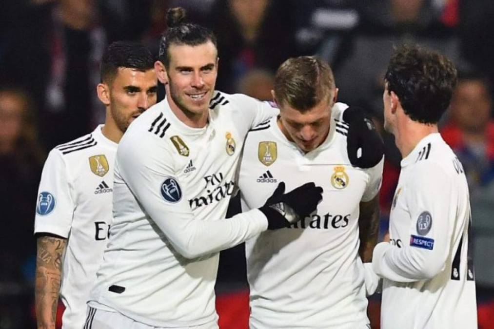 El Real Madrid goleó 5-0 al Viktoria Plzen checo este miércoles, con doblete de Karim Benzema, para seguir en la pugna por el liderato del grupo G de Liga de Campeones.