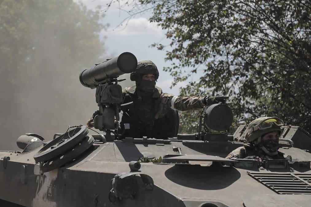 Las fuerzas rusas se repliegan hasta la frontera ante sorpresiva contraofensiva ucraniana