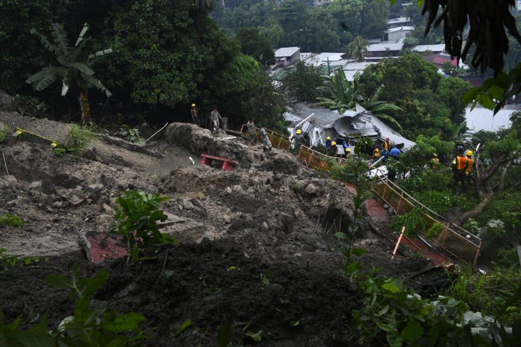 Un derrumbe se registró en la madrugada de este jueves 7 de diciembre en Choloma, Cortés, zona norte de Honduras. 