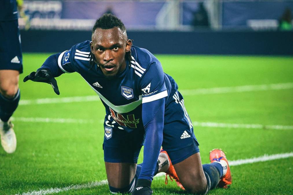 El Leeds United de Inglaterra le ha ofrecido 10 millones de euros al Girondins de Burdeos por Alberth Elis. Sin embargo, el cuadro francés pide 12 millones de euros por el catracho.