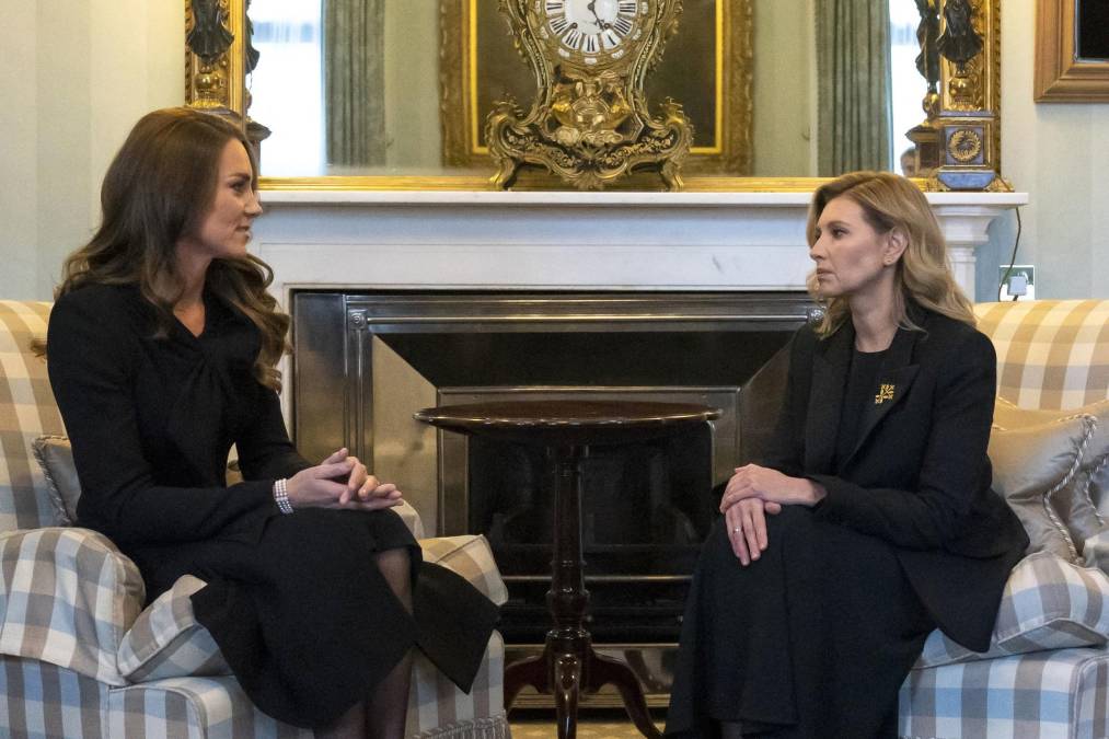 La princesa de Gales, Kate Middleton, recibió a Olena Zelenska, la esposa del presidente de Ucrania, Volodímir Zelenski.