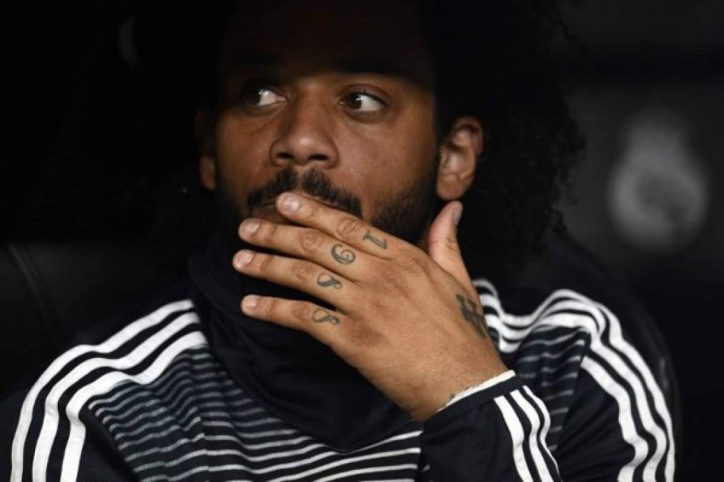 Medios españoles informan que Marcelo ya se reunió con la directiva del Real Madrid en donde les indicó que desea irse del club. Al parecer la Juve de Italia podría ser su nuevo destino. Además, se ha filtrado los jugadores que podrían llegar a reemplazar al brasileño en el club blanco.