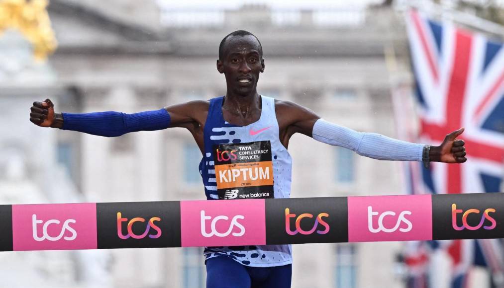 Kelvin Kiptum era llamado a marcar una época en el atletismo por su juventud y por ser el principal candidato a bajar de las dos horas en la mítica distancia.