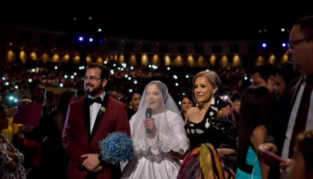 Hannah Ponce se divorció hace unos años de su exesposo Diego Turcios, con quien se casó en 2018 en una multitudinaria ceremonia en la Iglesia de Cristo Ebenezer. En ese entonces, la joven líder del grupo de alabanza ingresó al templo de la mano de sus padres, German y Ninoska de Ponce (QDDG).