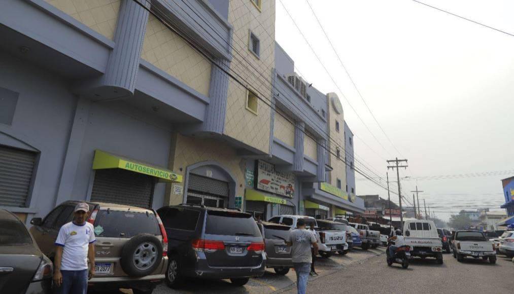 El recordado cine San Pedro, que funcionaba en el edificio que ahora ocupa Parrillas One, era uno de los más concurridos debido a su ambiente familiar.