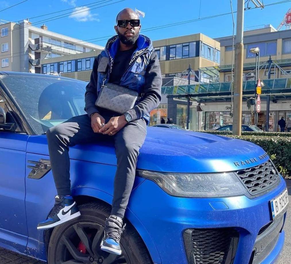  El futbolista de 29 años ganó la Eredivisie en tres ocasiones con el Ajax.