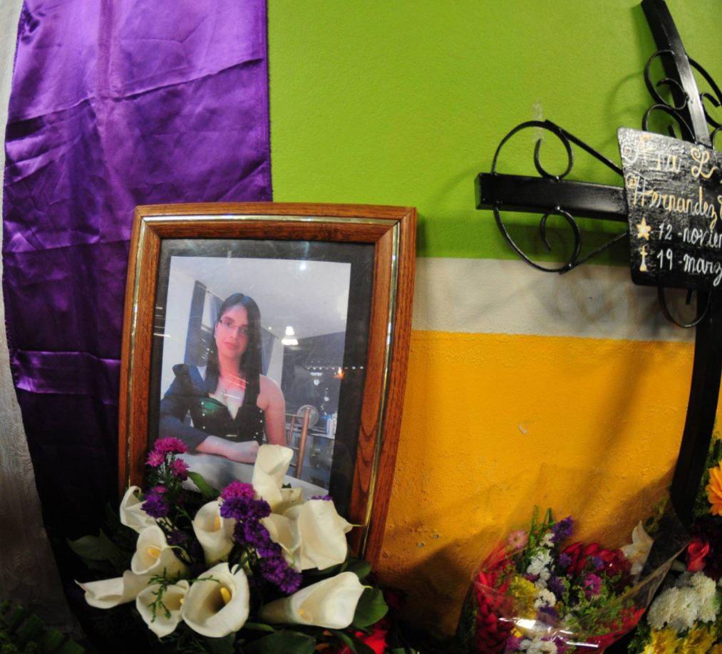 Responsabilizan a su esposo, el mayor de artillería Allan Franco Méndez, quien está detenido para la investigación y por almacenamiento ilegal de municiones y explosivos de uso militar.