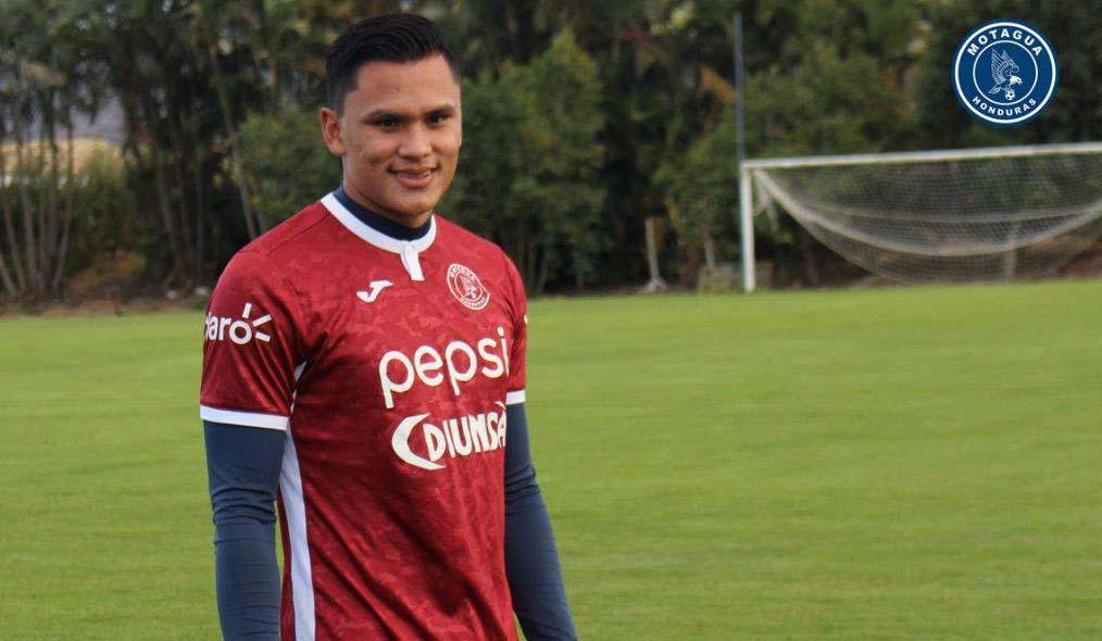 Denil Maldonado fue inscrito por el Motagua en la Liga Nacional