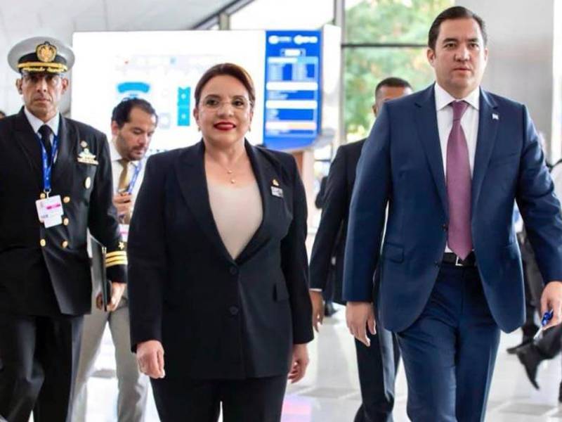 La presidenta de Honduras, Xiomara Castro, en su viaje a Dubái.