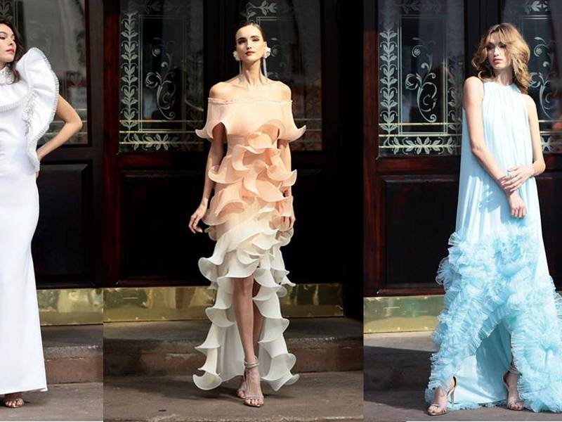 Badgley Mischka en su colección primavera-verano 2024 cautiva con vestidos largos. El corte sirena en vestidos es, sin duda, una de las máximas aportaciones de estas figuras mitológicas marinas, también con vuelos estilos acordeón delicadamente bordados, simulando olas sobre la silueta femenina. Uno de los colores estrella de esta popular tendencia es el azul cielo y el aqua, presente en esta colección.