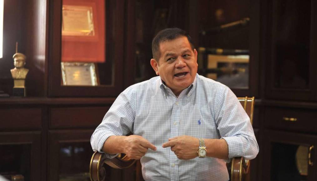 “A esas personas que están en los call centers no los entrenan, son un batallón abusivo que deberían ser investigados por la Fiscalía”, cuestionó. 