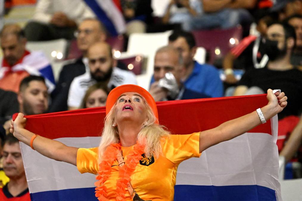 Hondureño presente y ambiente del juego Países Bajos-Ecuador