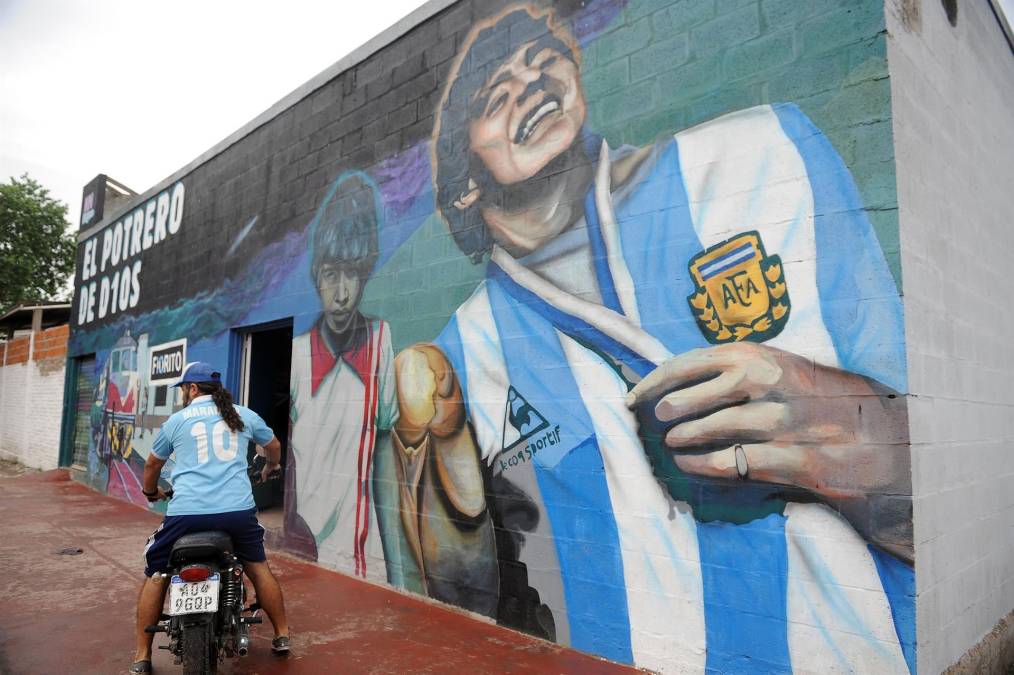 Un año sin el “Diez”: El mundo pinta murales en honor a Maradona