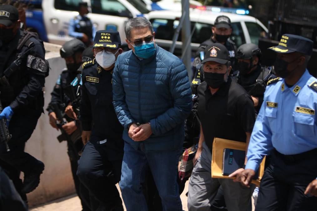 Francotiradores, helicópteros y cientos de policías: Así es extraditado Juan Orlando Hernández
