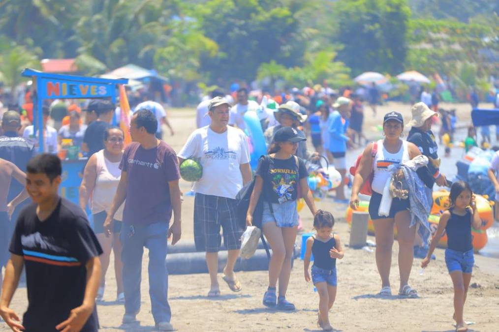Ricardo Alvarado, alcalde de Omoa, dijo que el lema de este año es “Omoa seguro te encanta” y que espera muchos visitantes durante estas vacaciones.