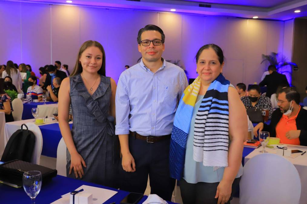 Kate Padilla, Leonidas Mejía y Ana María Reyes