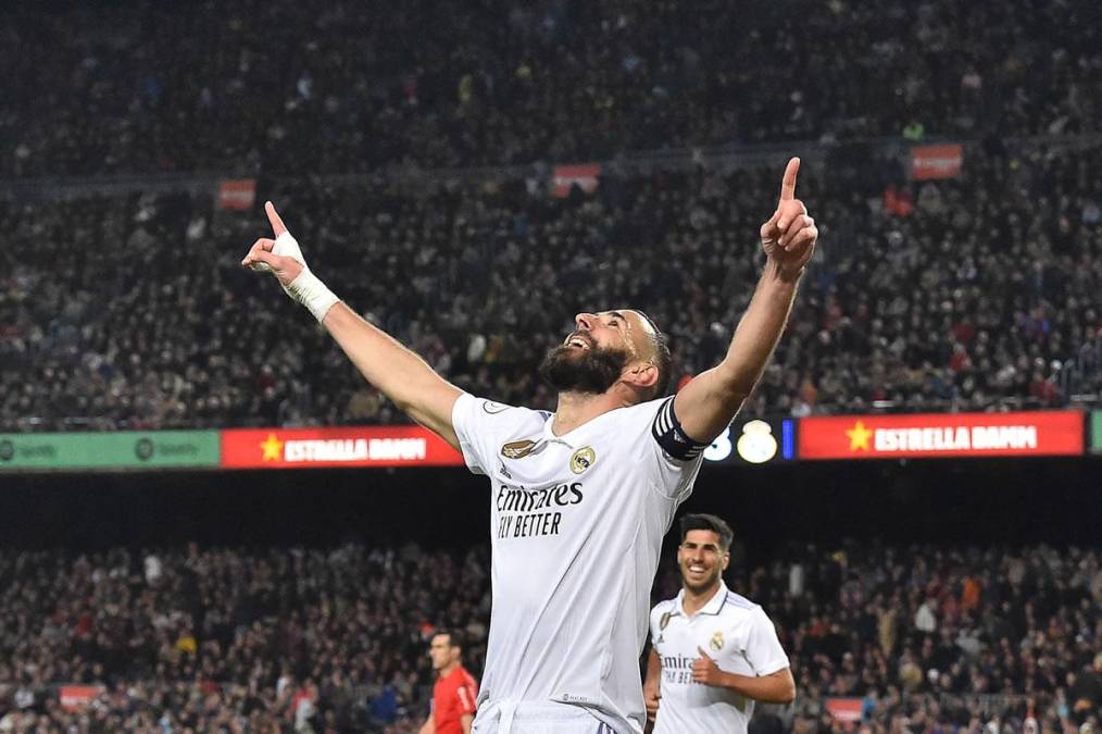 La emoción de Karim Benzema tras su triplete en el Spotify Camp Nou. Noche mágica del francés.