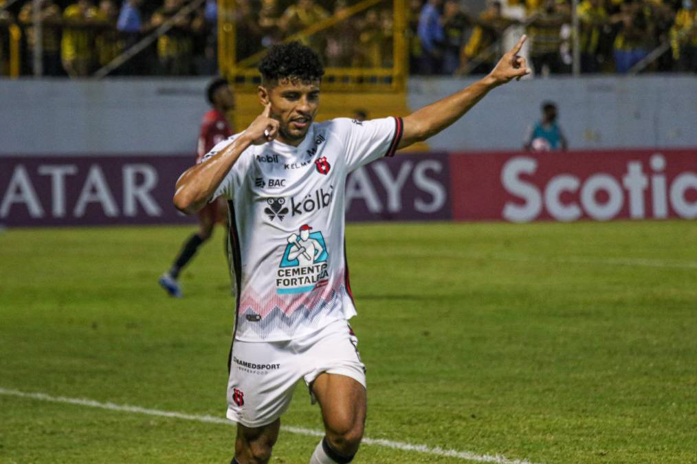 Johan Venegas: Marcó un doblete en el estadio Morazán y encabeza el ataque del 11 ideal de la Concacaf.