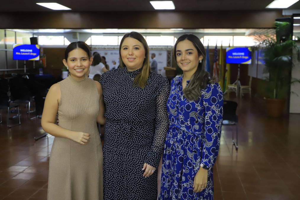 April Gonzáles, Sandra Madrid y Alicia Mejía