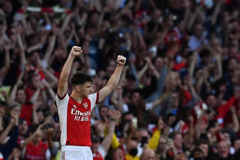 El lateral Kieran Tierney podría marcharse del Arsenal para fichar por el Manchester City; habría sido pedido por Pep Guardiola.