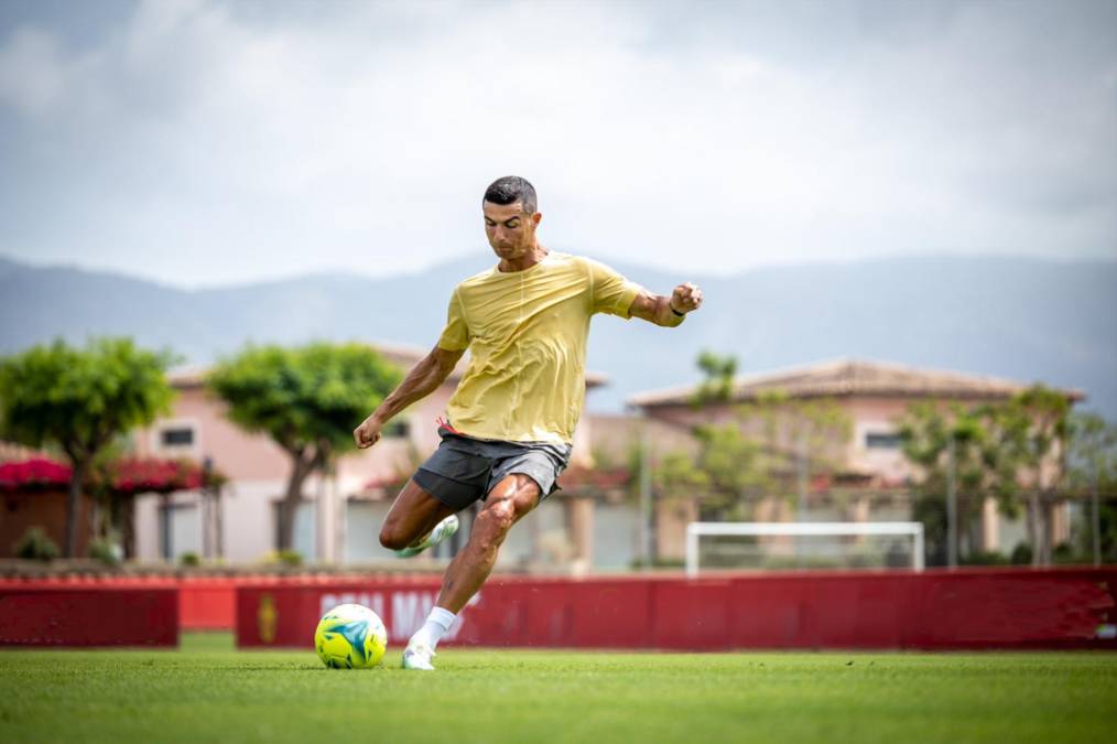 Cristiano Ronaldo ha sido rechazado por diversos clubes europeos pero en las últimas horas en Brasil le han abierto las puertas. Y es que el Corinthians por intermedio de su presidente señaló que desean continuar con CR7 en sus filas. 