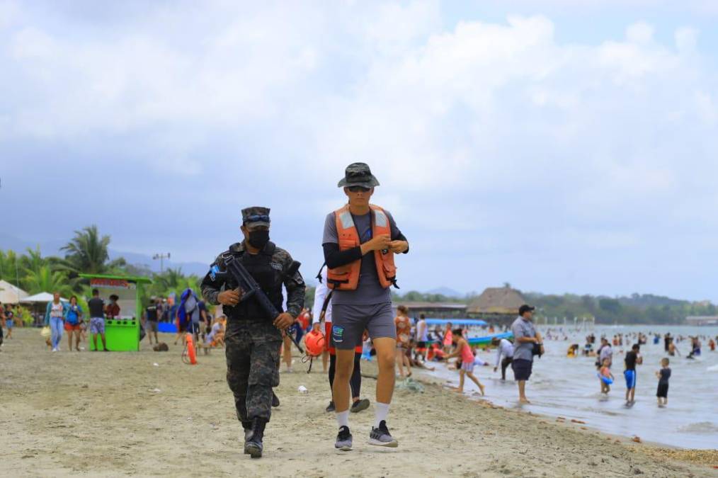 Sol, playa y mucha diversión: así se vive el ambiente en Puerto Cortés y Omoa